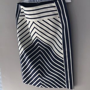 New skirt with slit in the back